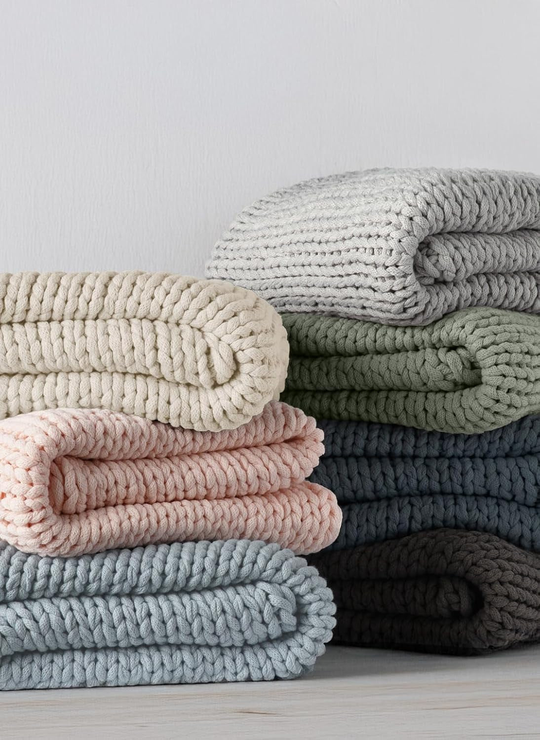 Beddings Oversized Chunky Knit Throw Blanket Acrylic Hypoallergenic - 47'' X 59'' Cozy Home Accent for Snuggling, Lounging, and Stylish Décor (Blush)